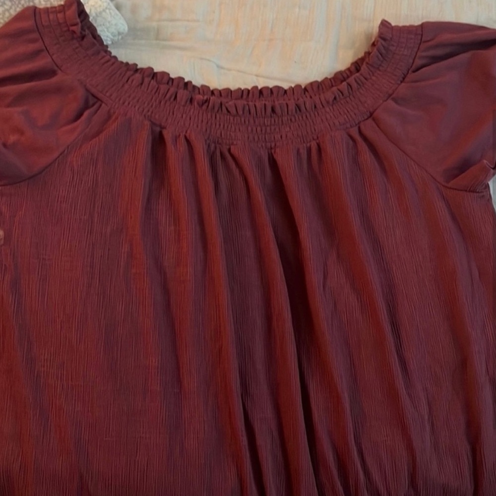 maroon blouse - Picture 3 of 3
